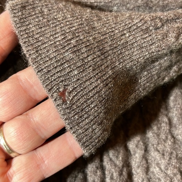 JOS. A. BANK RESERVE Brown Cashmere Cable Knit Crewneck Men's Medium Sweater - Picture 8 of 8